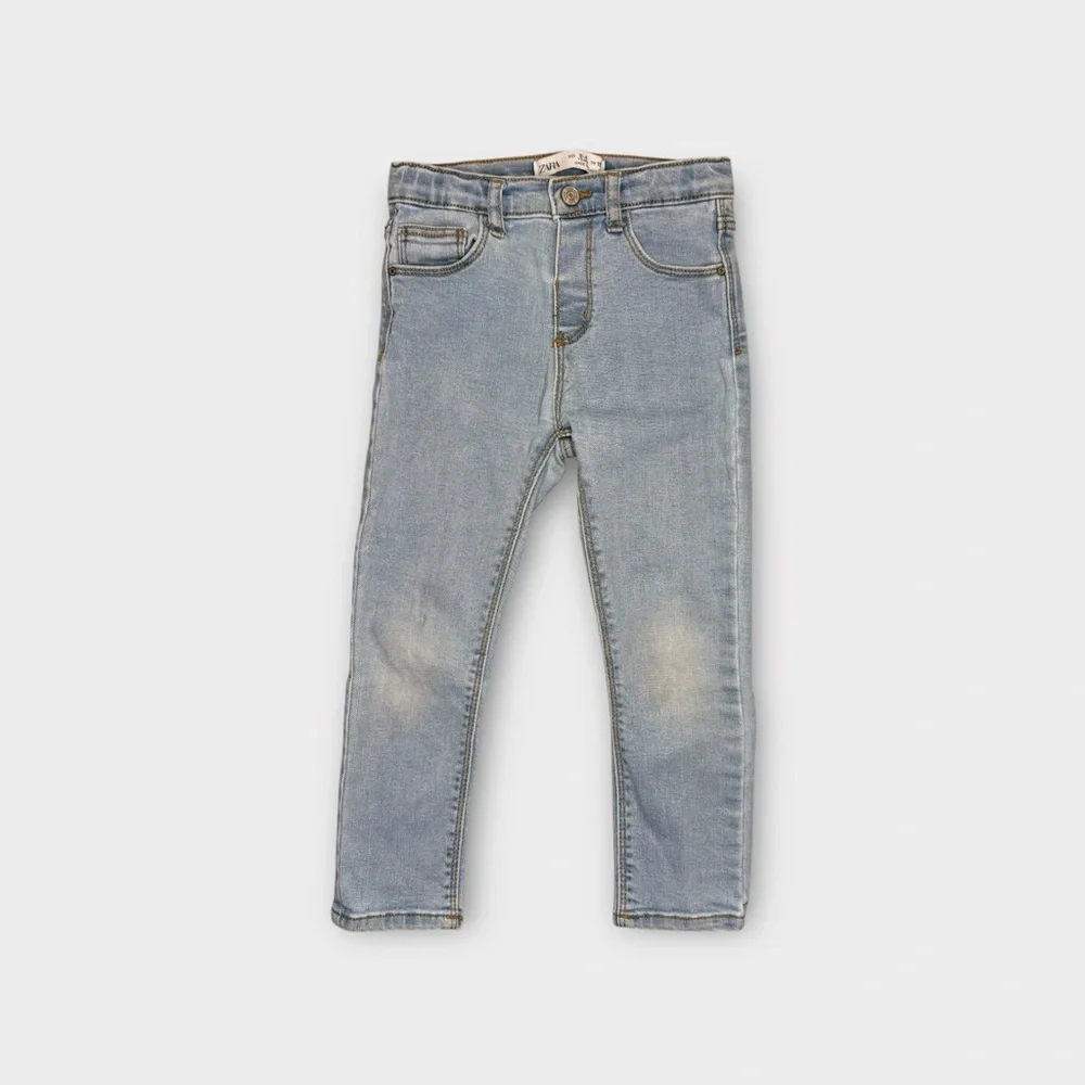 Zara Light Washed Jeans